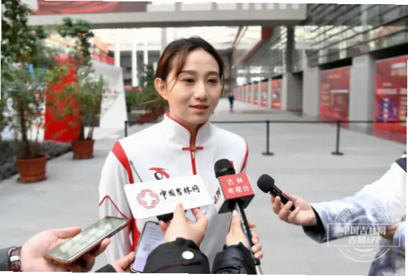 花游名将梁馨枰如何成就水中传奇？